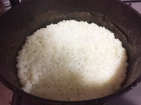 ダッチオーブンで白米を炊く方法