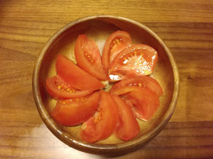 トマトのくし切り
